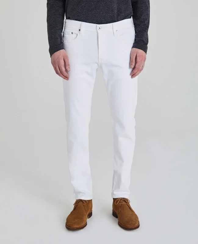 Weekend Offers That Tempt AG - Tellis Modern White Jeans