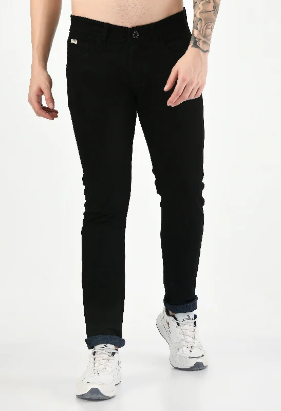 Weekend Discounts to Relish Men's Black Solid Mid Rise Casual Pant