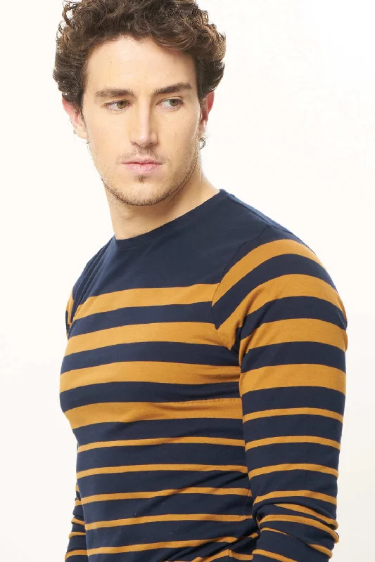Weekend-Only Price Drops Muscle Fit Crew Neck Long Sleeve T.Shirt