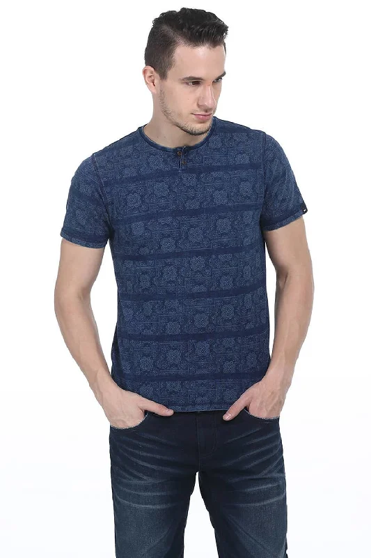 Deal Frenzy Muscle Fit Henley Printed T Shirt