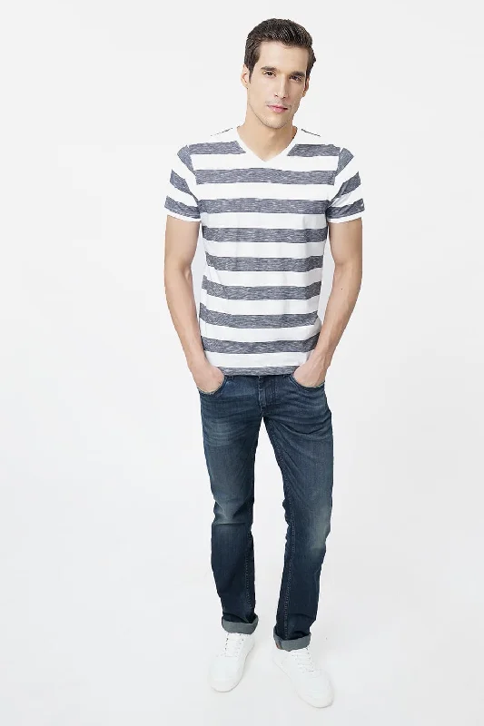 Weekend Deals That Dazzle Muscle Fit V-Neck T.Shirt